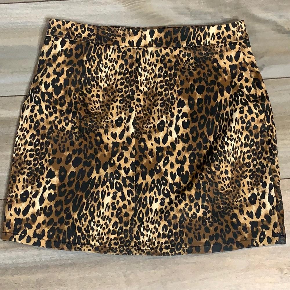 Forever 21 Leopard Skirt Size Large